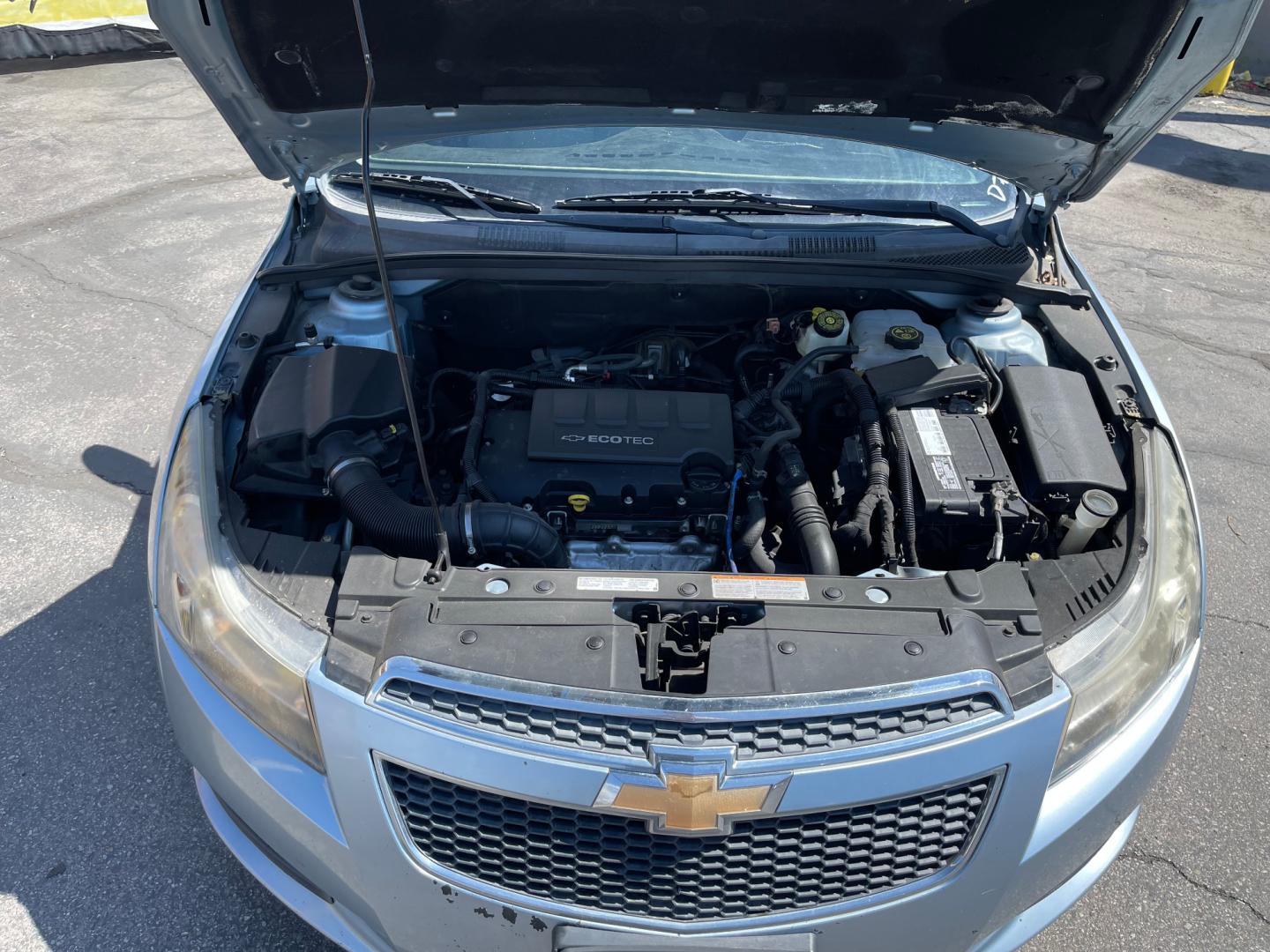2011 Blue /Tan Chevrolet Cruze LT (1G1PF5S93B7) with an 1.4Liter 4 CYLINDER engine, AUTOMATIC transmission, located at 801 South State Street, Salt Lake City, UT, 84111, (801) 328-0098, 40.751953, -111.888206 - 2011 Chevrolet Cruze LT Blue. Gets great gas mileage with a 1.4 Liter 4 cylinder engine. Must come see it is a clean title with no reported accidents on the CarFax. * All advertised prices are just dollars above cost to make room for new inventory these are our cash prices plus taxes, licensing an - Photo#17